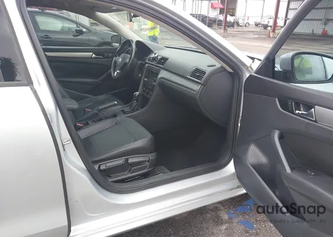 2015 Volkswagen Passat 1.8T Wolfsburg Edition из США, поврежденный, VIN 1VWAS7A33FC019839